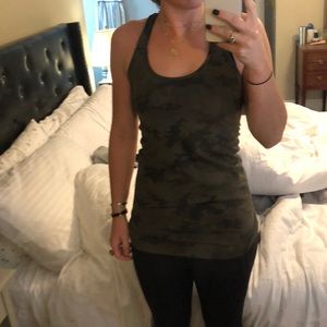 Lululemon size 8 camo tank